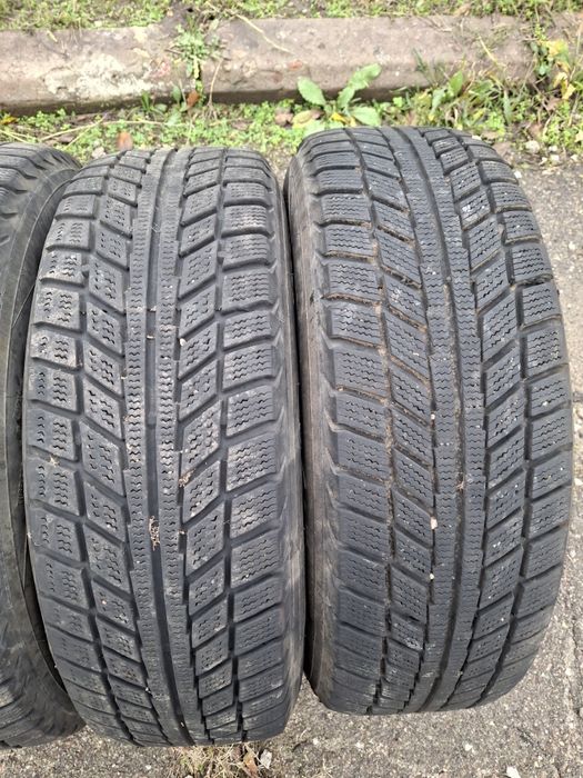 Продам зимнюю резину 195/65r15