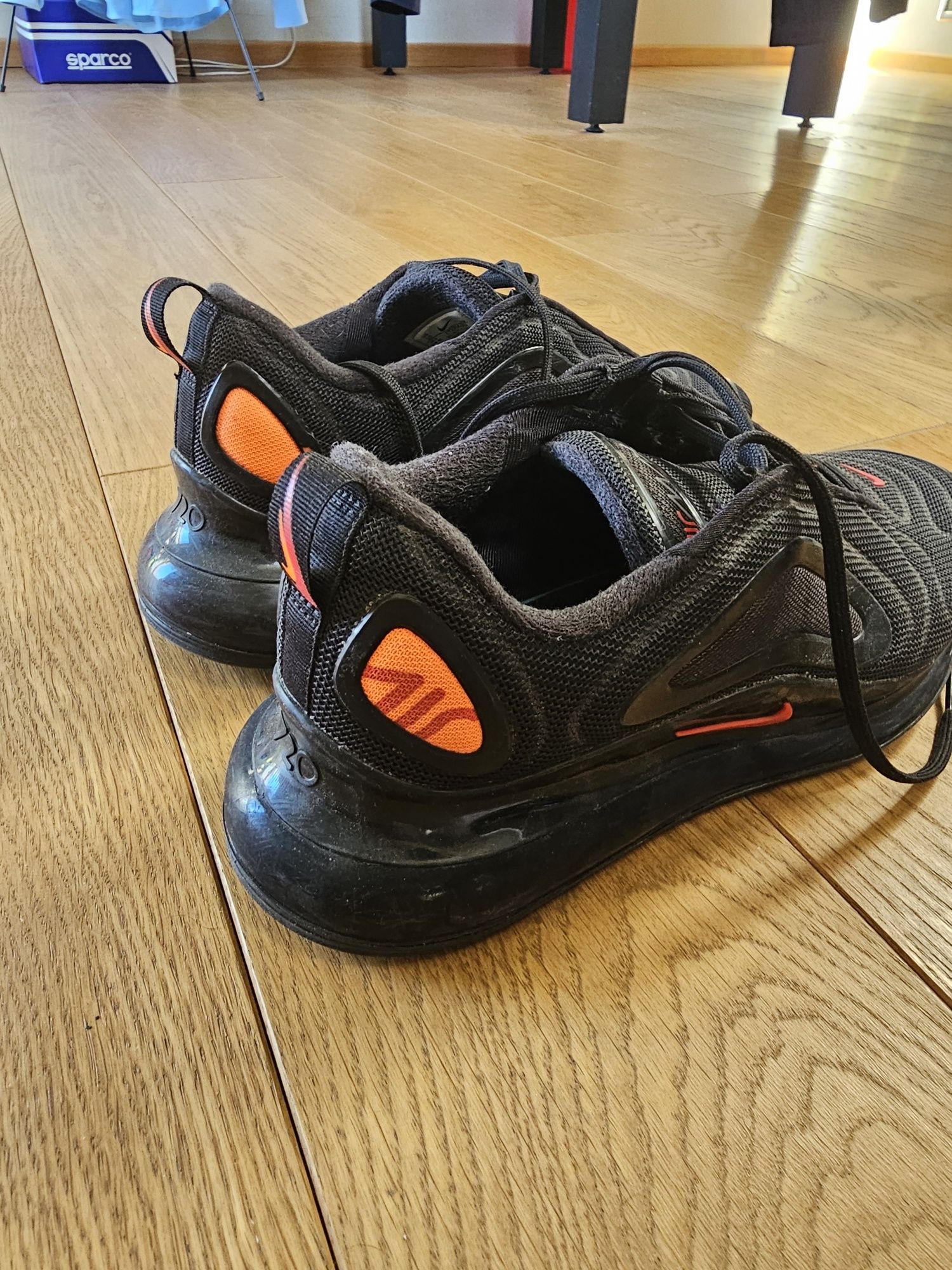 Buty Nike Air Max 720 Black Crimson r44