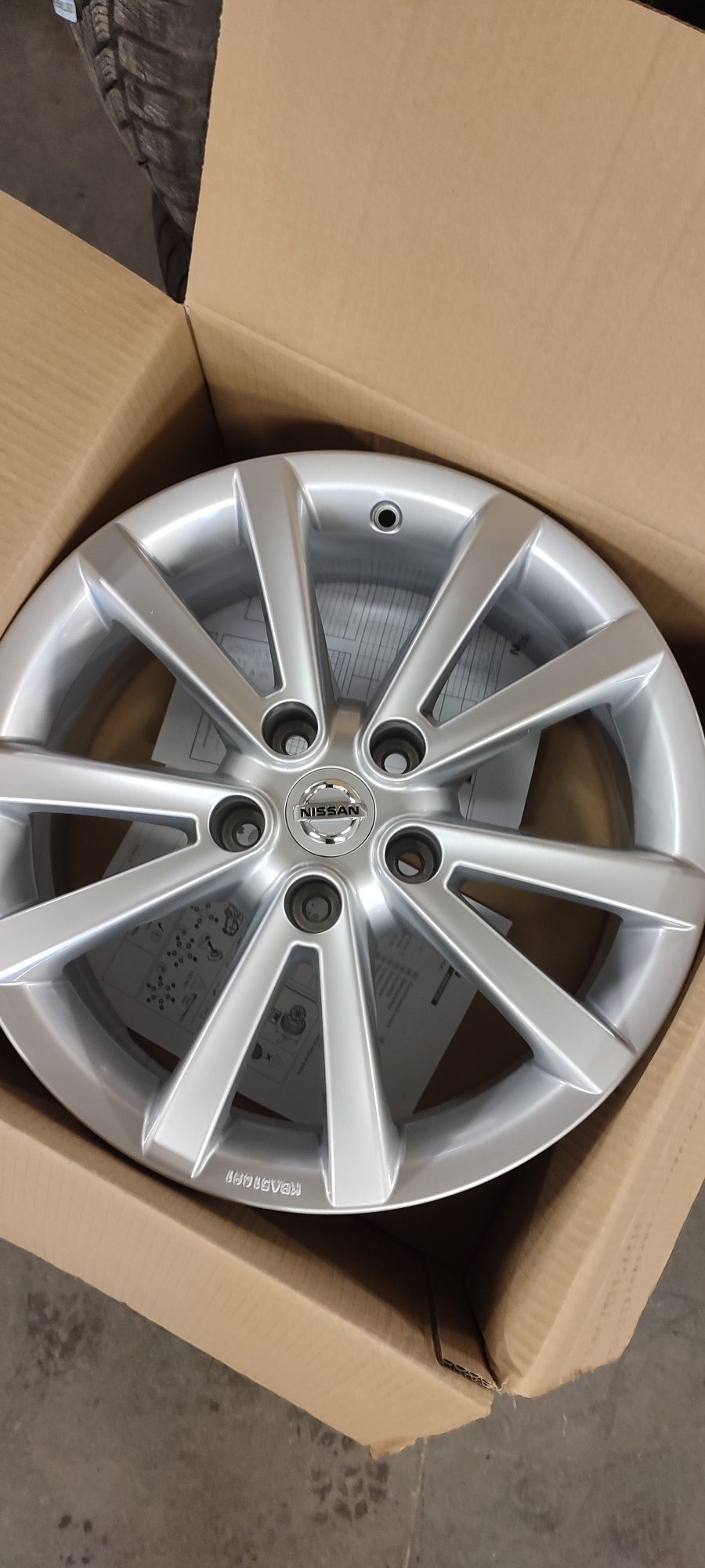 Felgi aluminiowe Nissan 17" 5x114.3 et45 Nowe