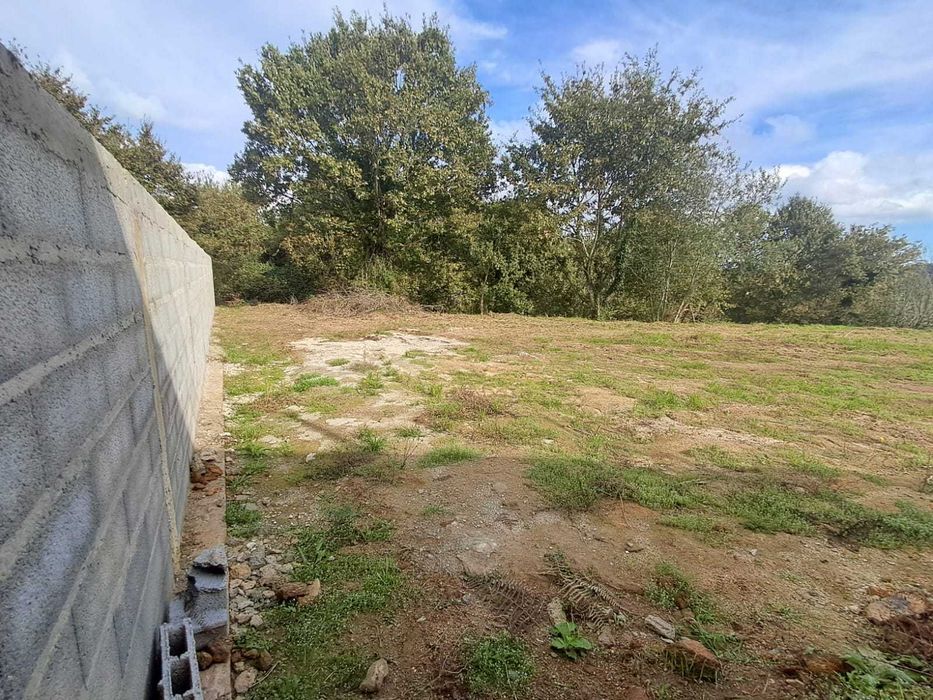 terreno urbano vedado e semi murado