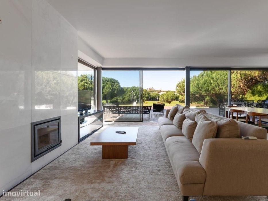 Pronto A Habitar No Condomínio Bom Sucesso Em Óbidos