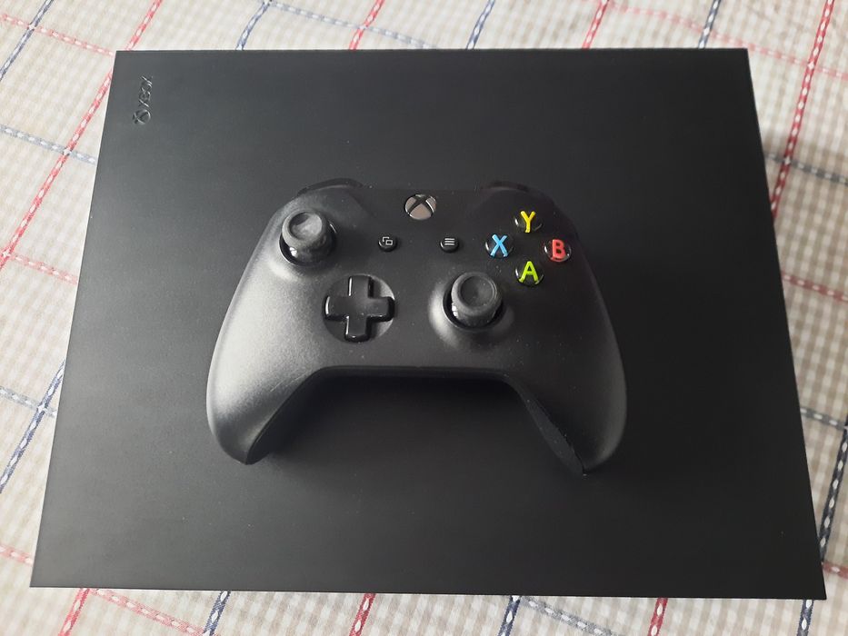 Konsola Xbox One X