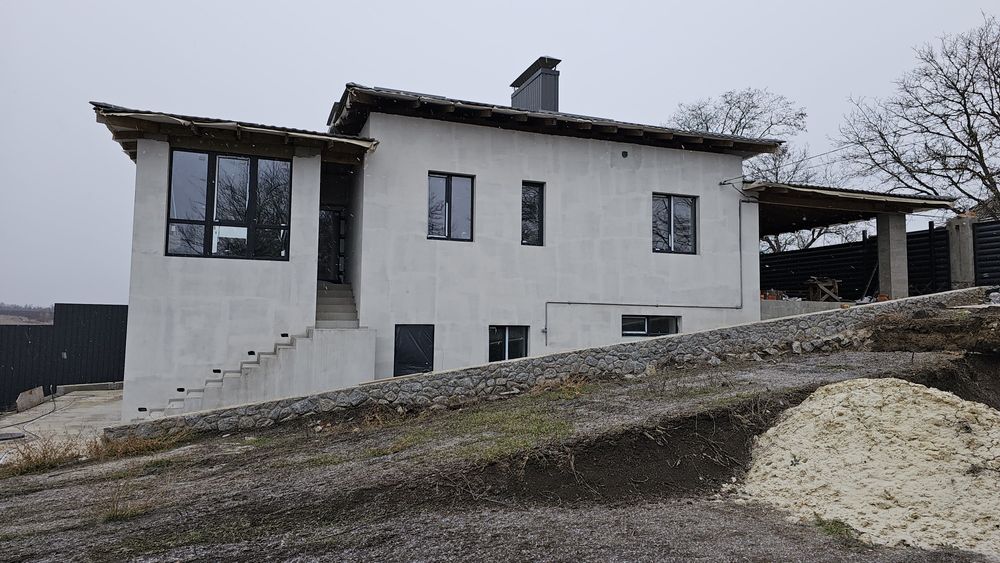 Продам новий елітний будинок Вільне біля Ліани