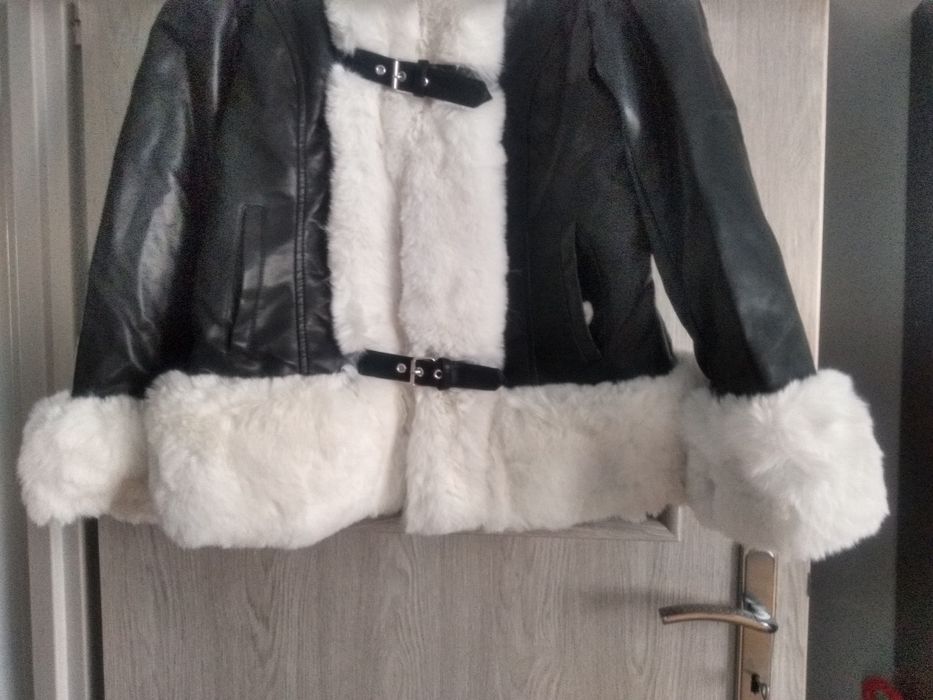Nowa z metką czarna kurtka z eko skóry z białym futerkiem