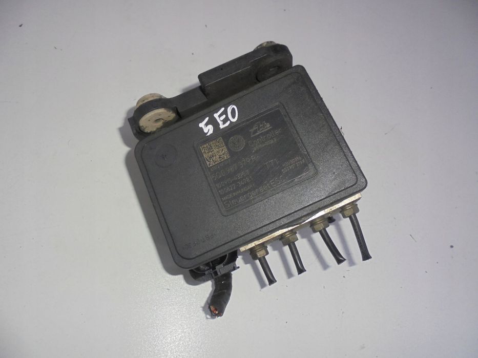 skoda octavia iii golf vii audi a3 8v sterownik pompa abs 5q0907379r