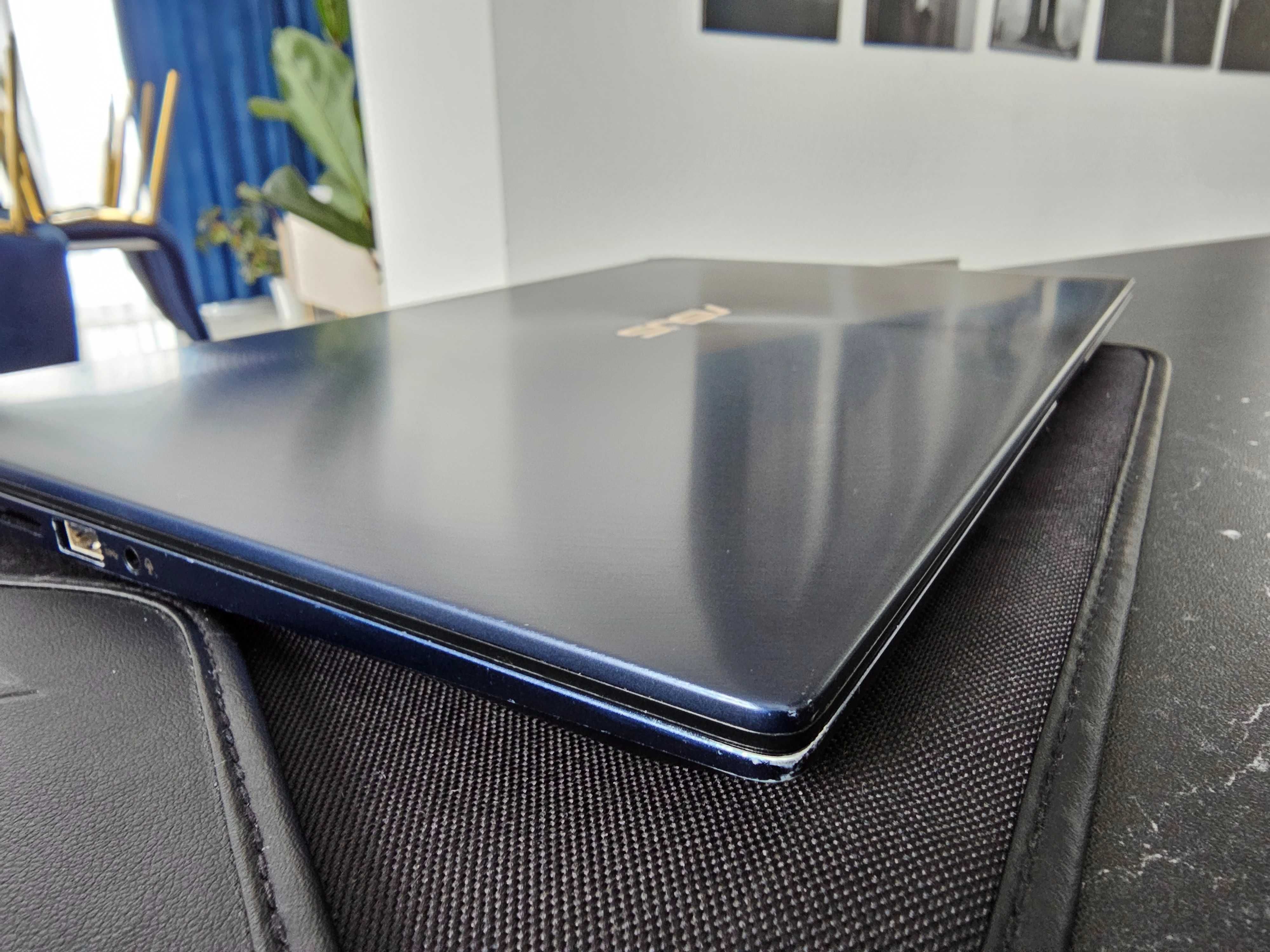 Komputer ASUS Zenbook 15 UX534