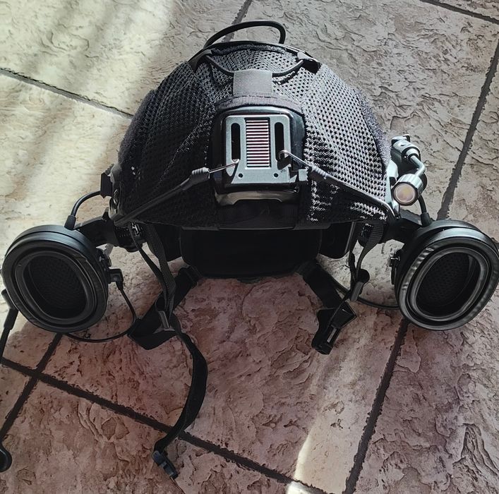 Replika hełm ASG Strike Systems FAST + akcesoria, ochronniki słuchu