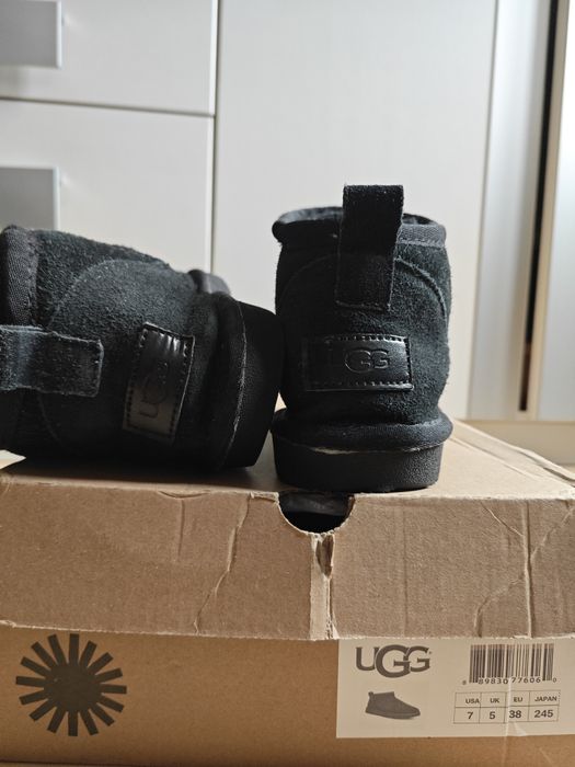 UGG Classic Ultra Mini czarne rozmiar 38, śniegowce