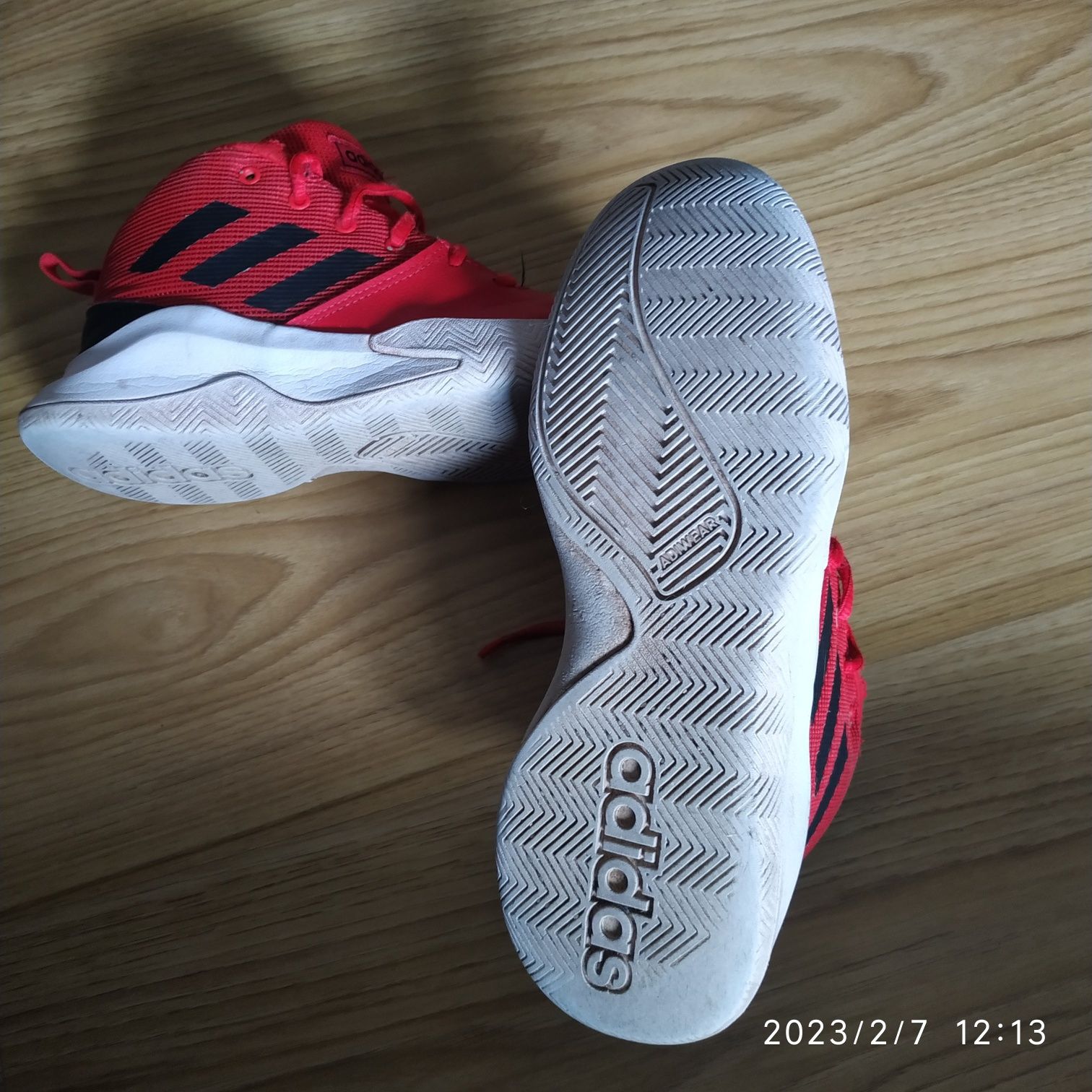 BBota ténis/ sapatilhas Adidas de Basket 37, 5