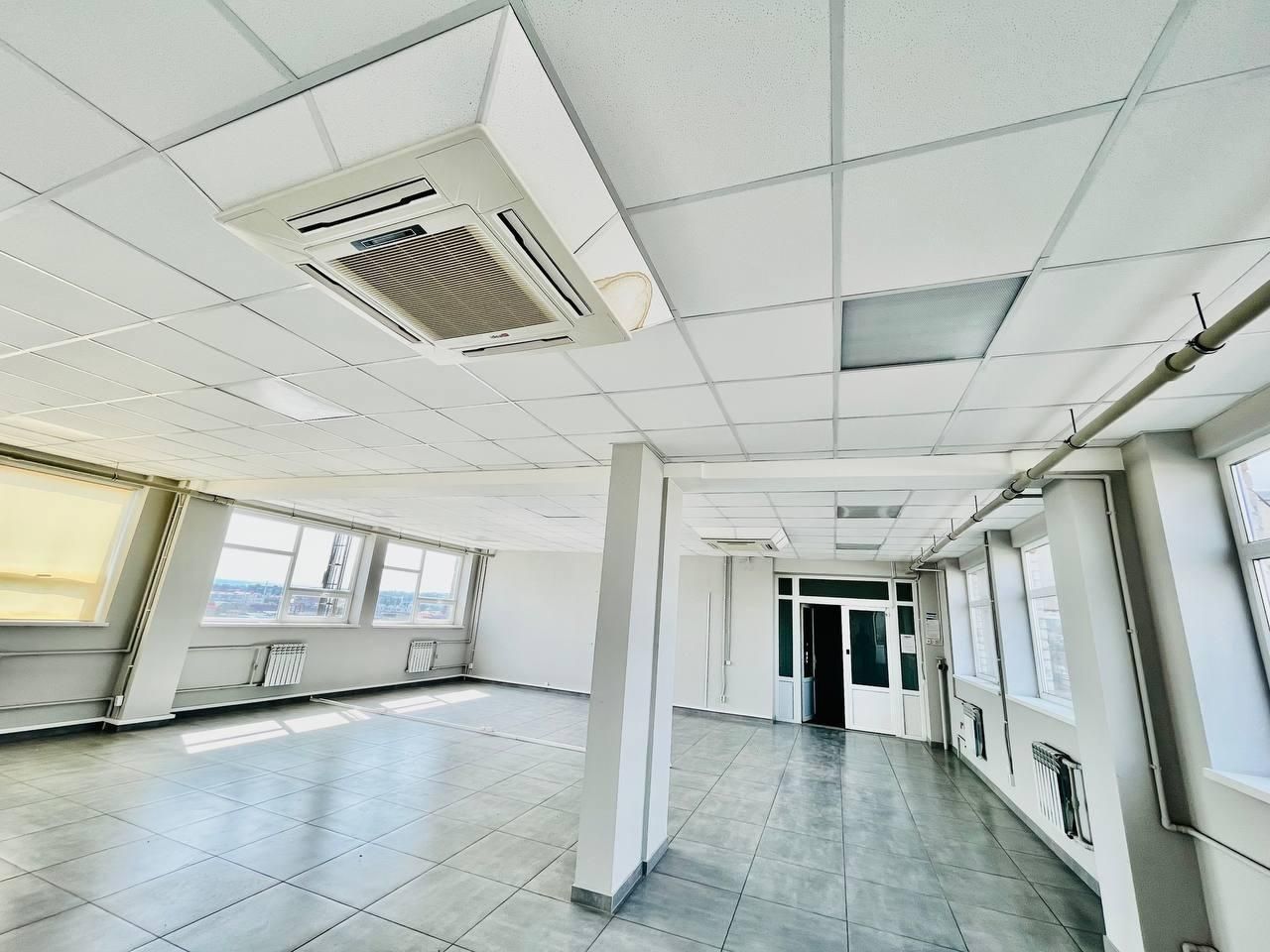 Здам офісне приміщення 315 кв, М Центральний ринок, вул. Різдвяна, 29б