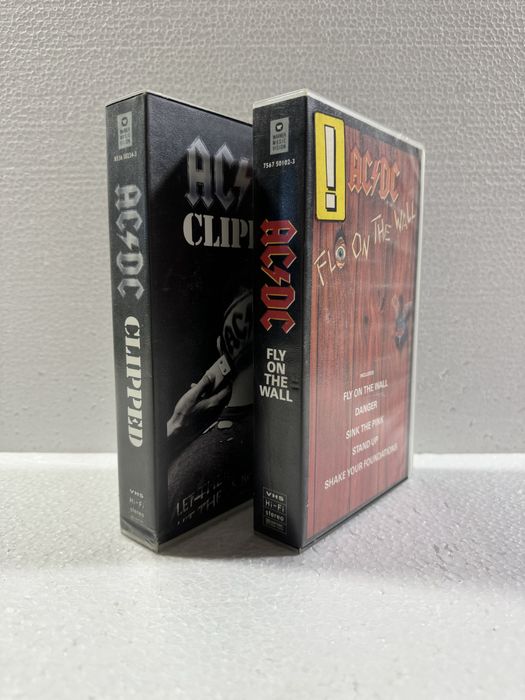 AC/DC cassetes VHS