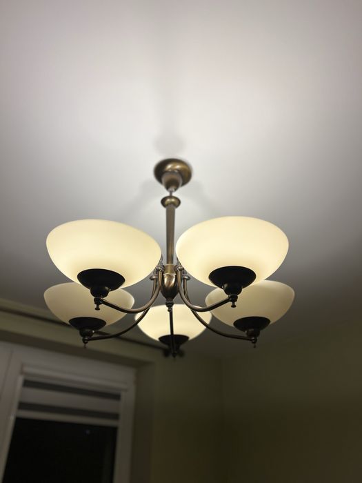 Żyrandol do salonu pięcio ramienny