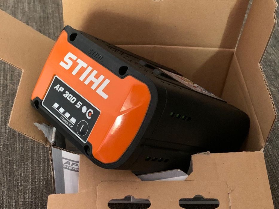 NEW Stihl battery lithium AP300s