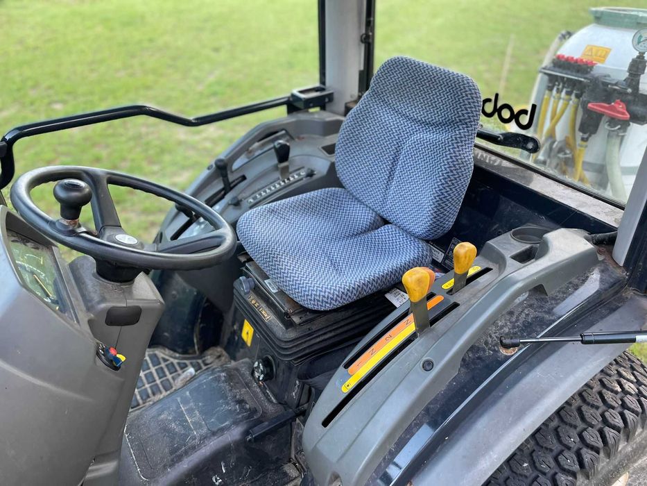 Ciągnik, traktor Yanmar EF 235 (2016) – wersja z kabiną
