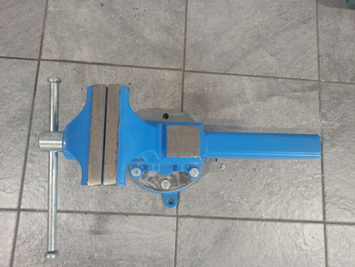 Nowe imadło stalowe obrotowe 140 mm