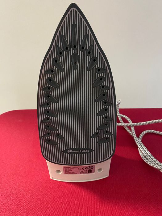 Ferro de Engomar a Vapor RUSSELL-HOBBS