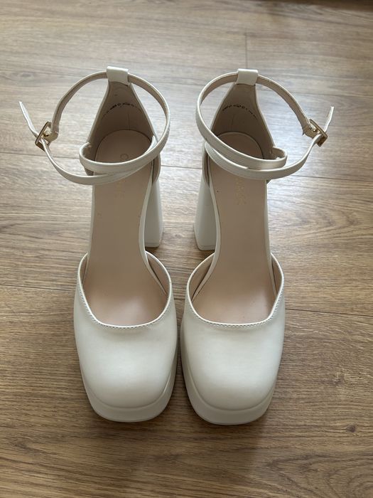 Buty na obcasie rozm. 38