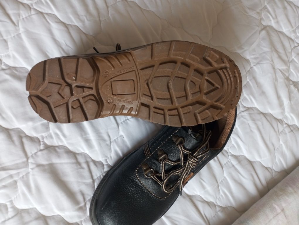 Botas de trabalho n. 40 usada um  dia