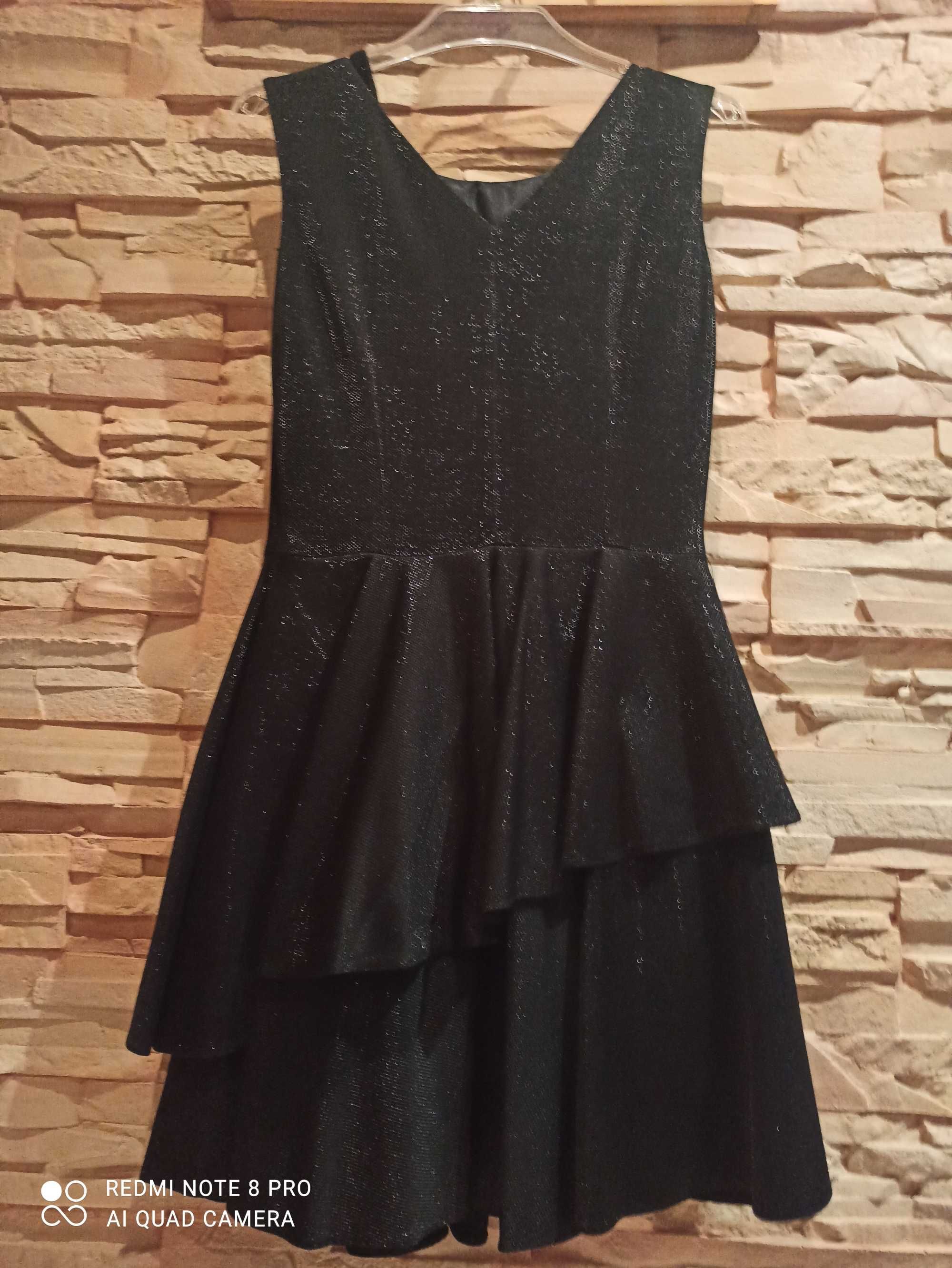 Sukienka sylwestrowa czarna z połyskiem
