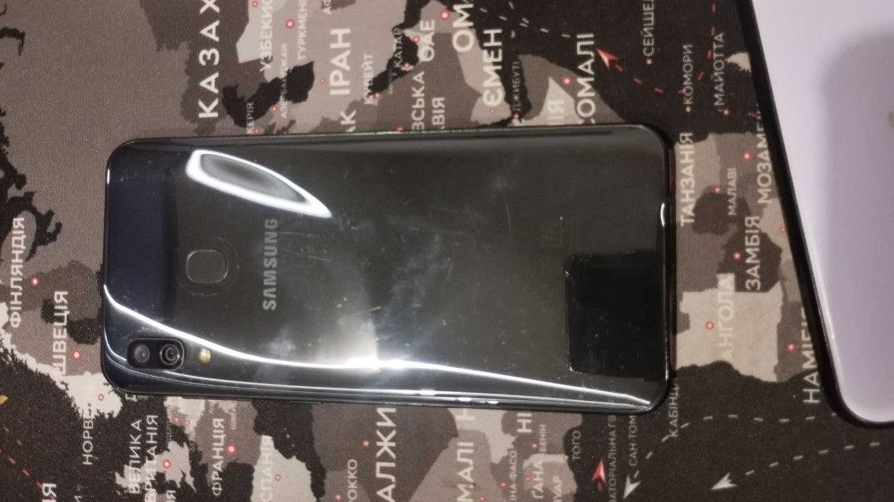 Продам смартфон Samsung Galaxy A30