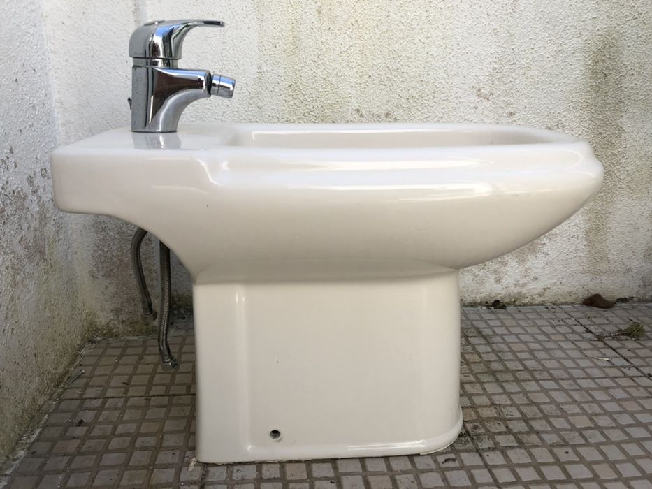 Bidé Roca com torneira