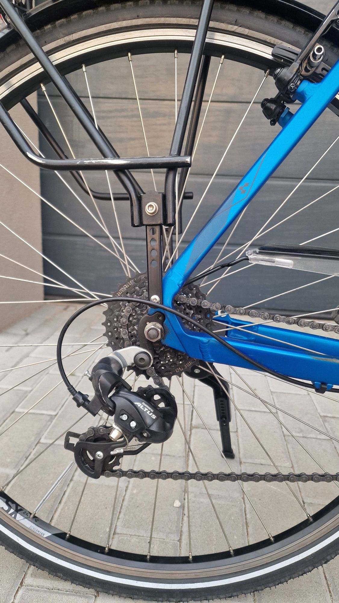 Rower trekkingowy Cube TOURING 28" niebieski, r. 58 cm. Licznik GRATIS