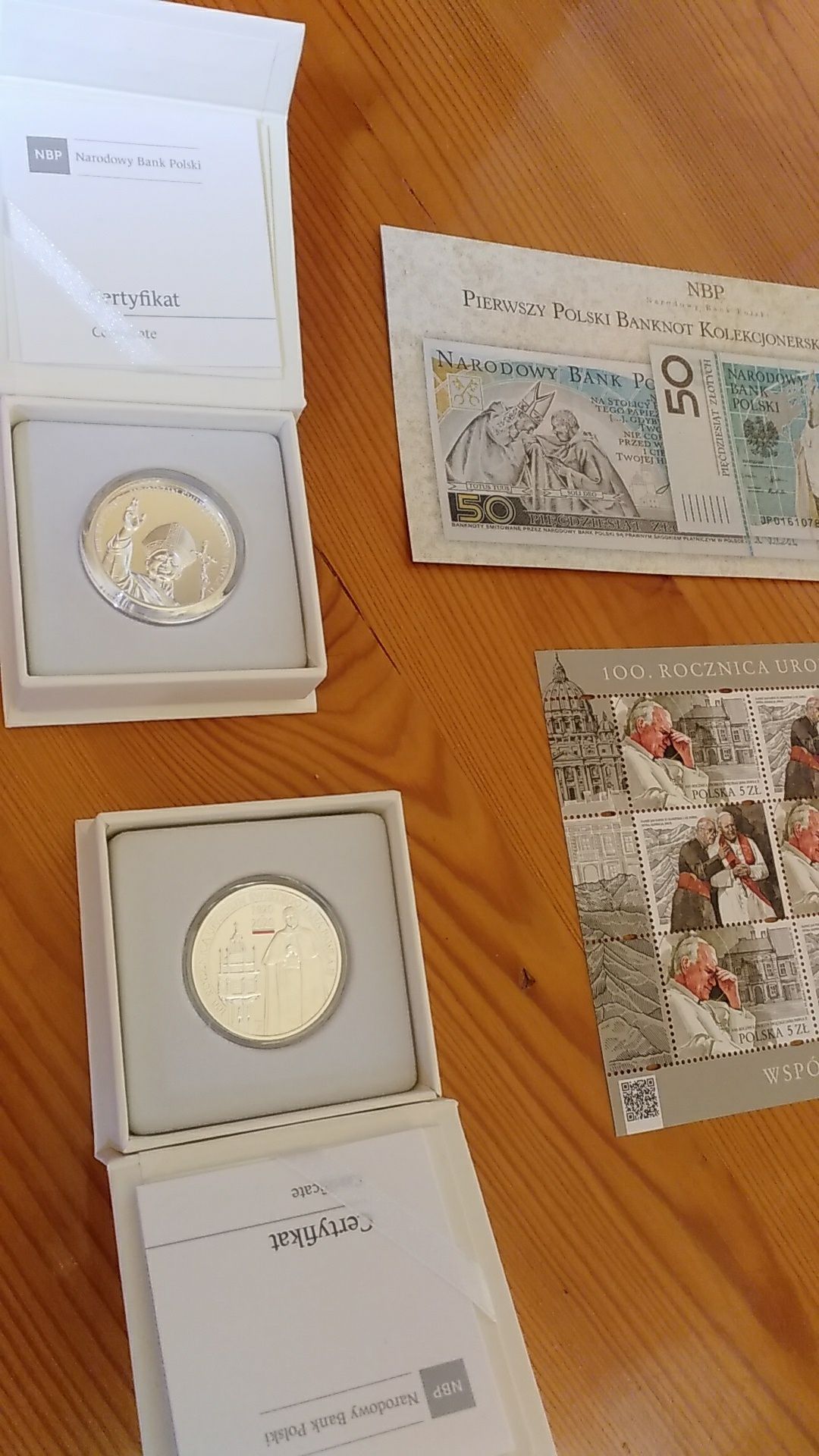 Jan Paweł II 100 rocznica urodzin monety i znaczki
