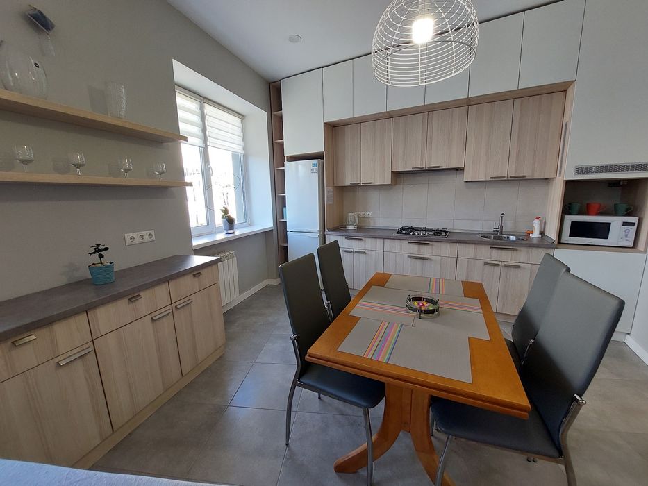 ПоГодинно ПоДобово Квартира студія неподалік замку Любарта