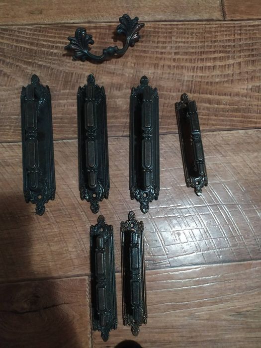 Винтажные ручки на двери