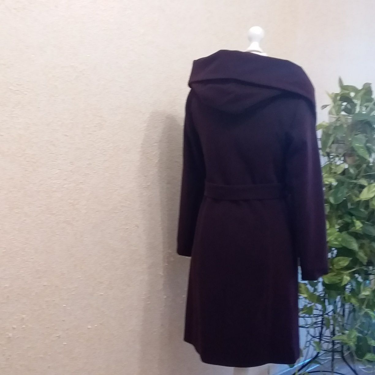 Жіноче вишневе пальто "NUI VERY Collection"