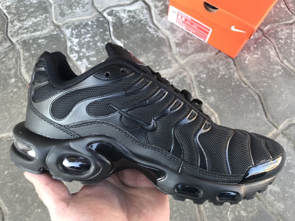 Nike Air Max TN Ultra Triple Black в наявності