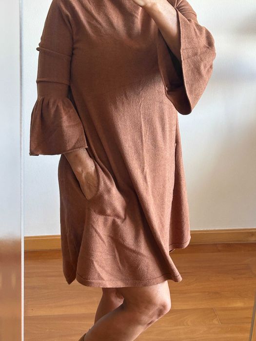 Vestido de malha com bolsos