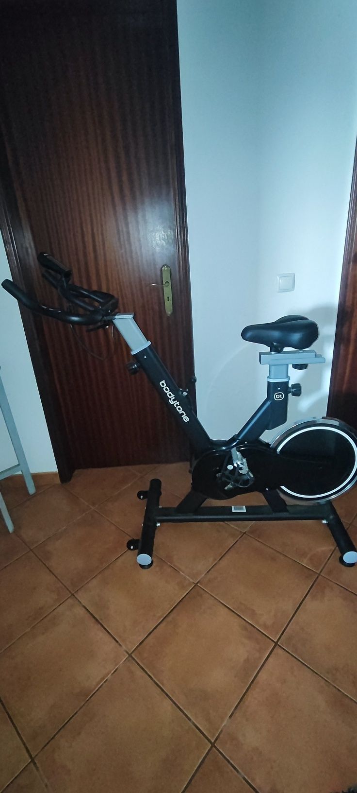 Bicicleta de Spinning BODYTONE DS07 + Display