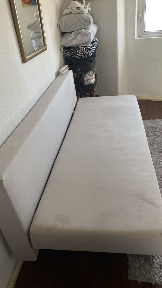 Sofa cama  com arrumacao