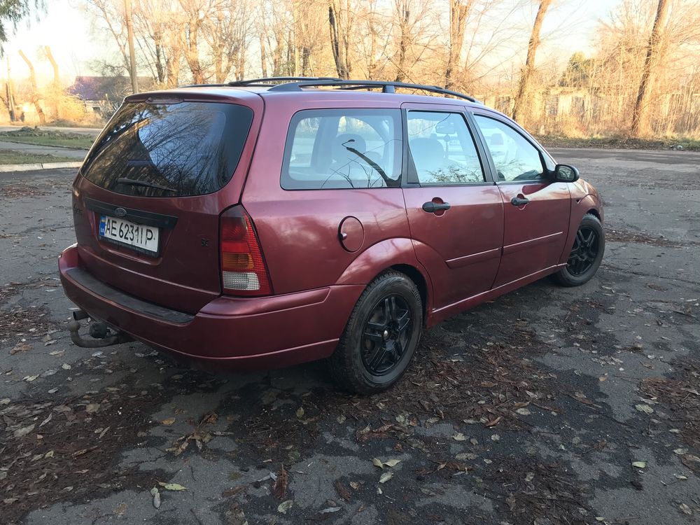 Ford Focus 2000 год 2.0 бензин , Автомат , Сел/поехал