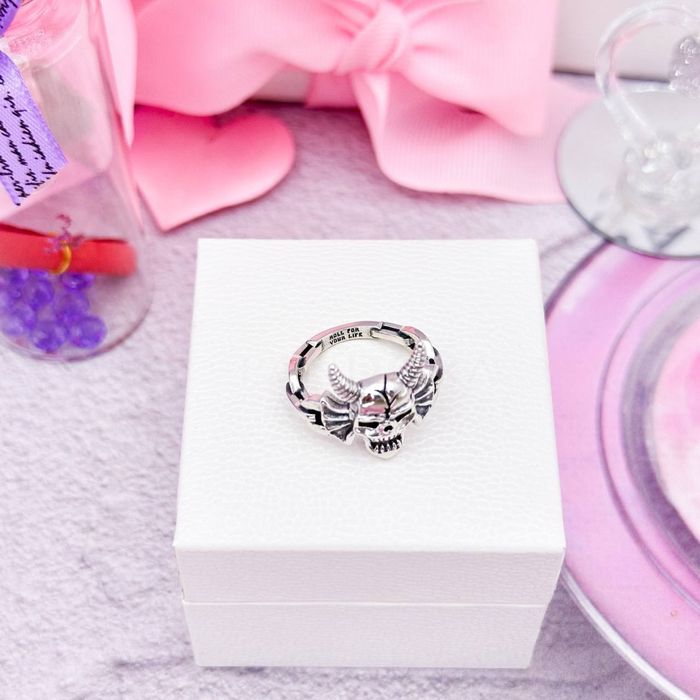 Срібна каблучка "Клуб пекельного вогню" Дивні дива Pandora