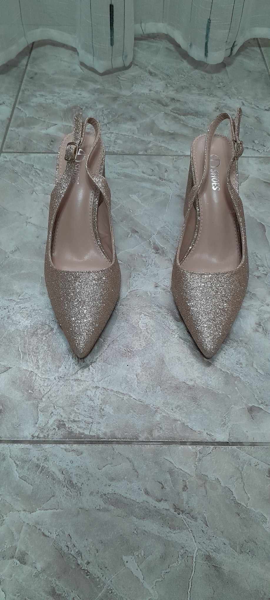 Sapatos tamanho 37