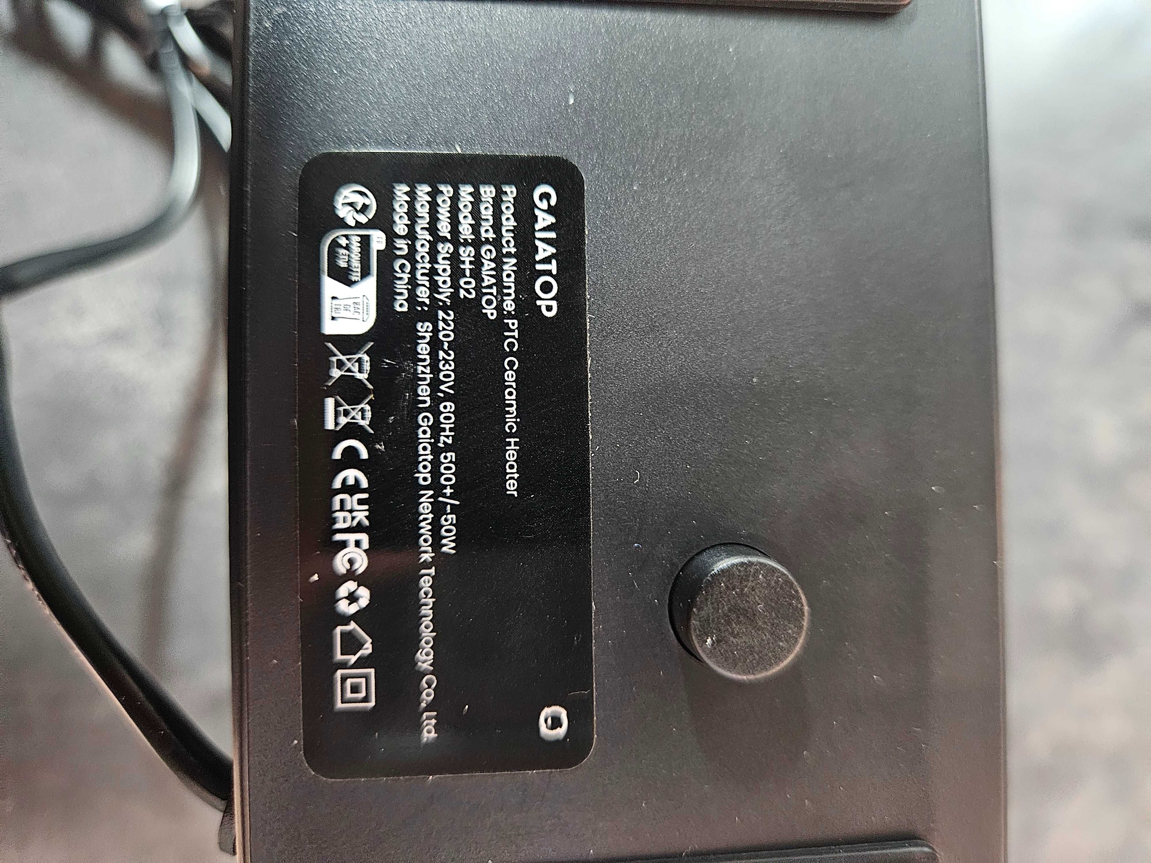 Mini grzejnik przenośny 500W – Szybkie, bezpieczne i ciche ogrzewanie