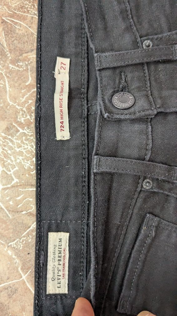 Джинси  Levis premium.  Розмір 27