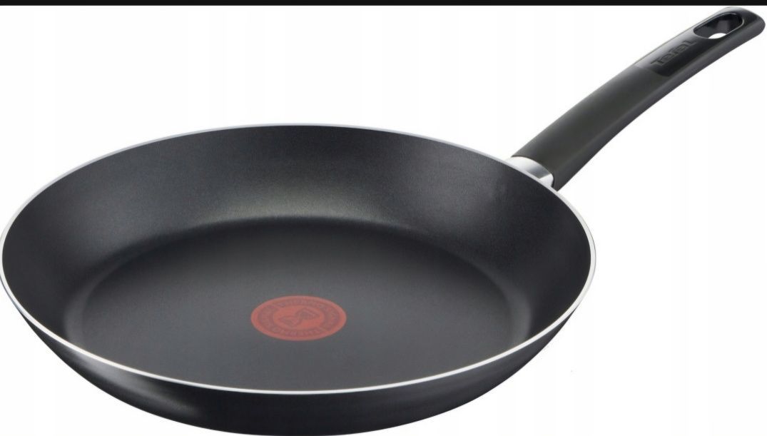 Patelnia tradycyjna Tefal Simplicity 28 cm non-stick