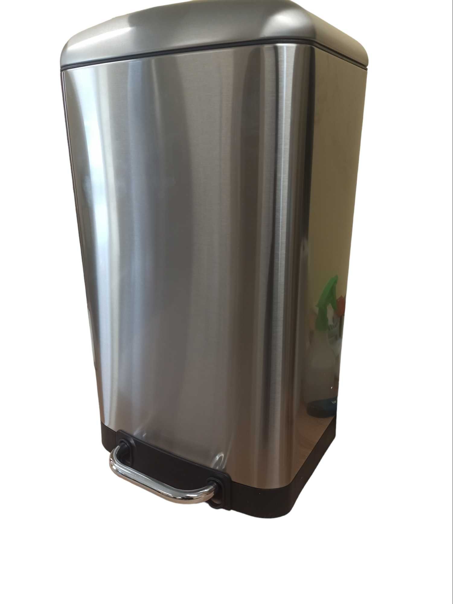 Kosz na śmieci stal nierdzewna Amazon Basics 20 l