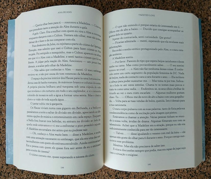 Livro - Twisted Love (Ana Huang)