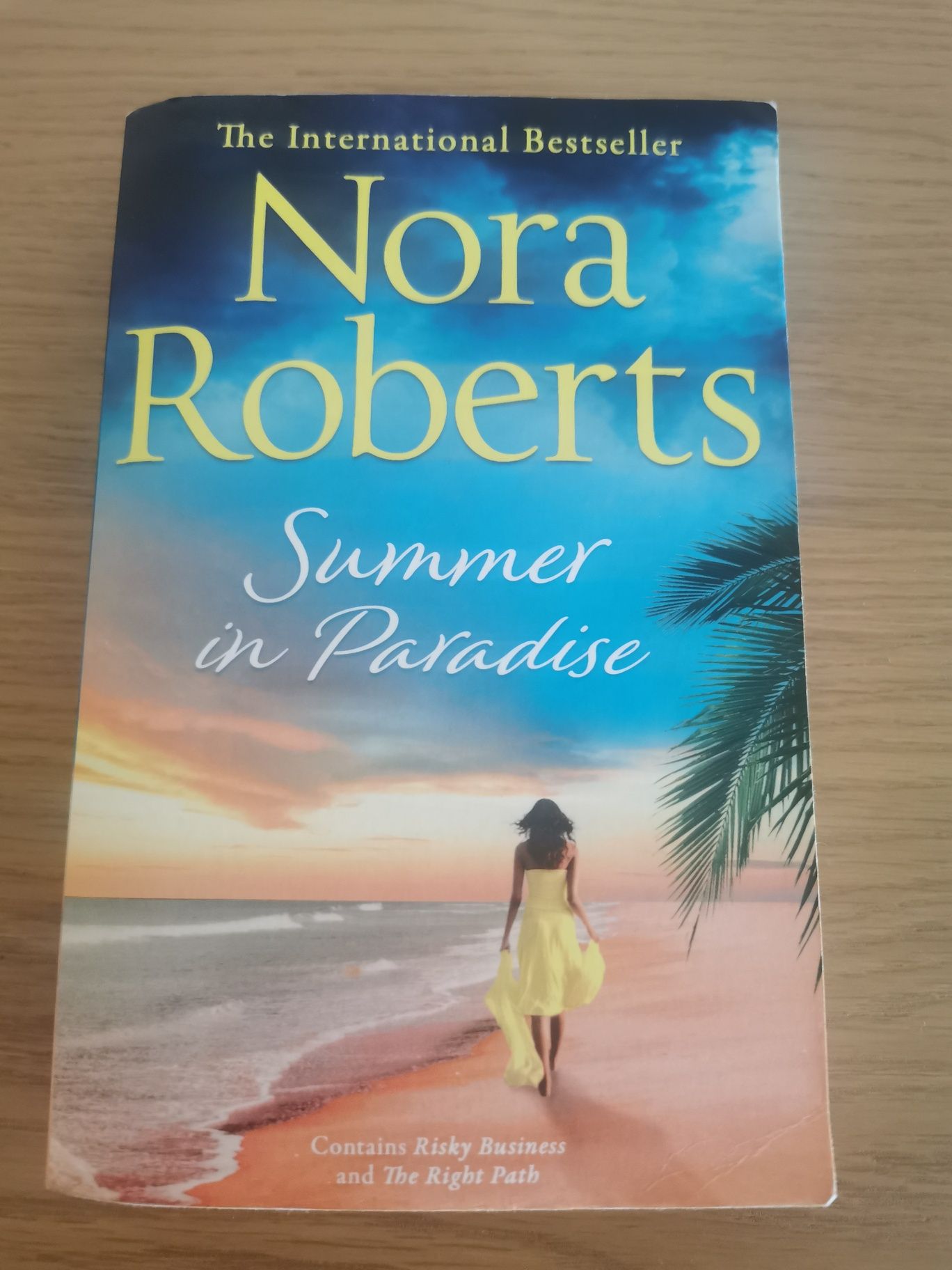 Livro "Summer in Paradise" de Nora Roberts