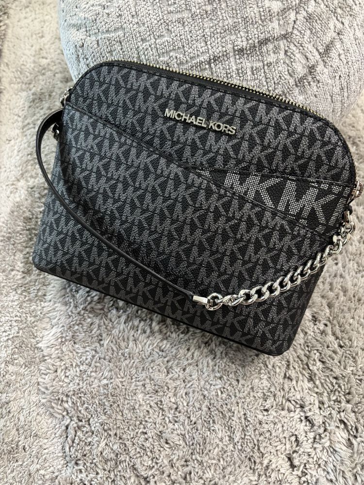 Torebka skórzana Michael Kors z logowaniem