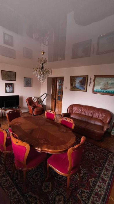 Продам 3 кім.квартиру у  Центрі  68000$