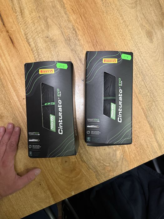 Opony rowerowe gravelowe Pirelli Cinturato EVO TLR 40Mm