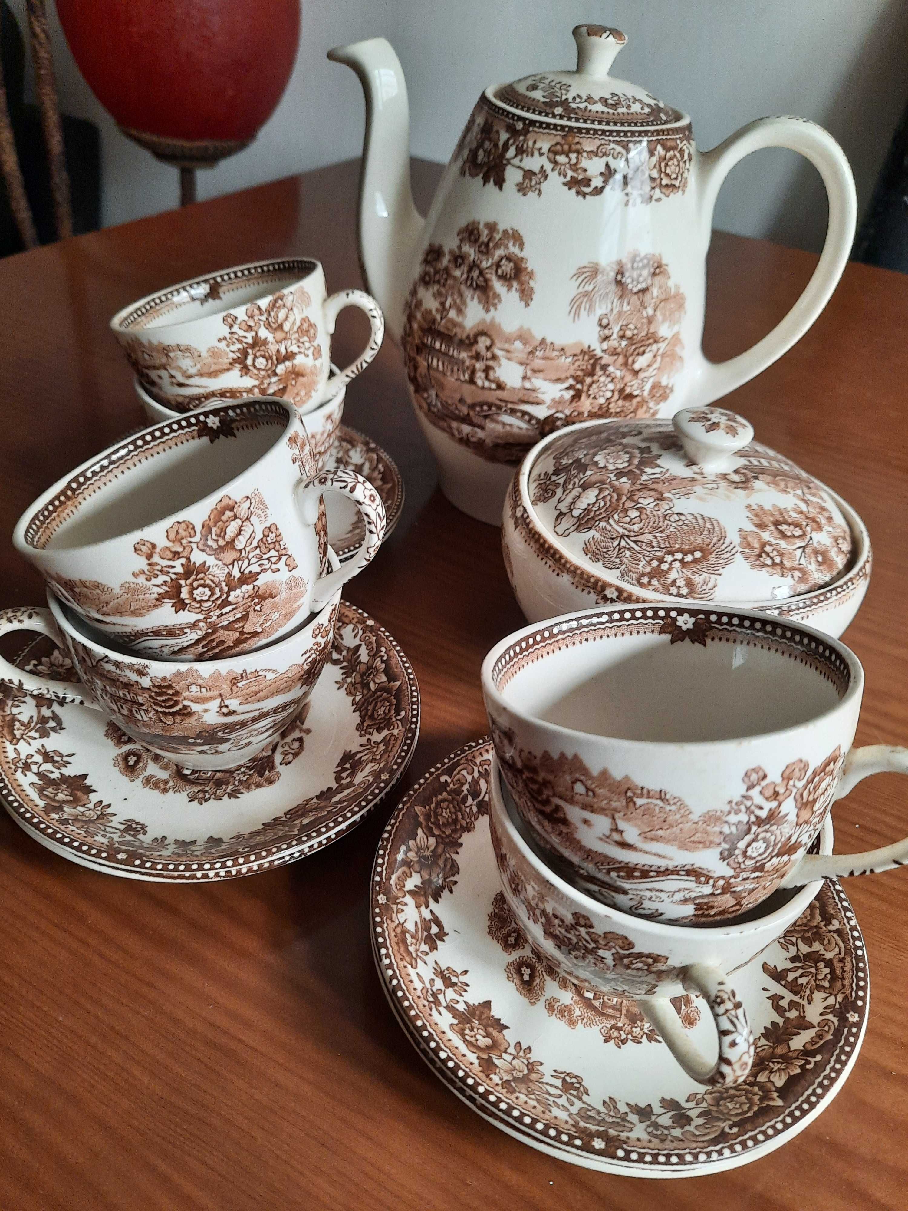 Vendo serviço de café antigo estilo Inglês