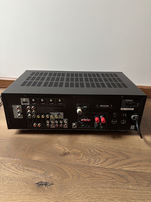 amplituner kina domowego Yamaha RX-V367