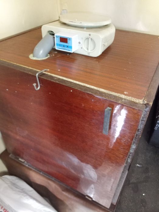 Инкубатор с терморегулятором