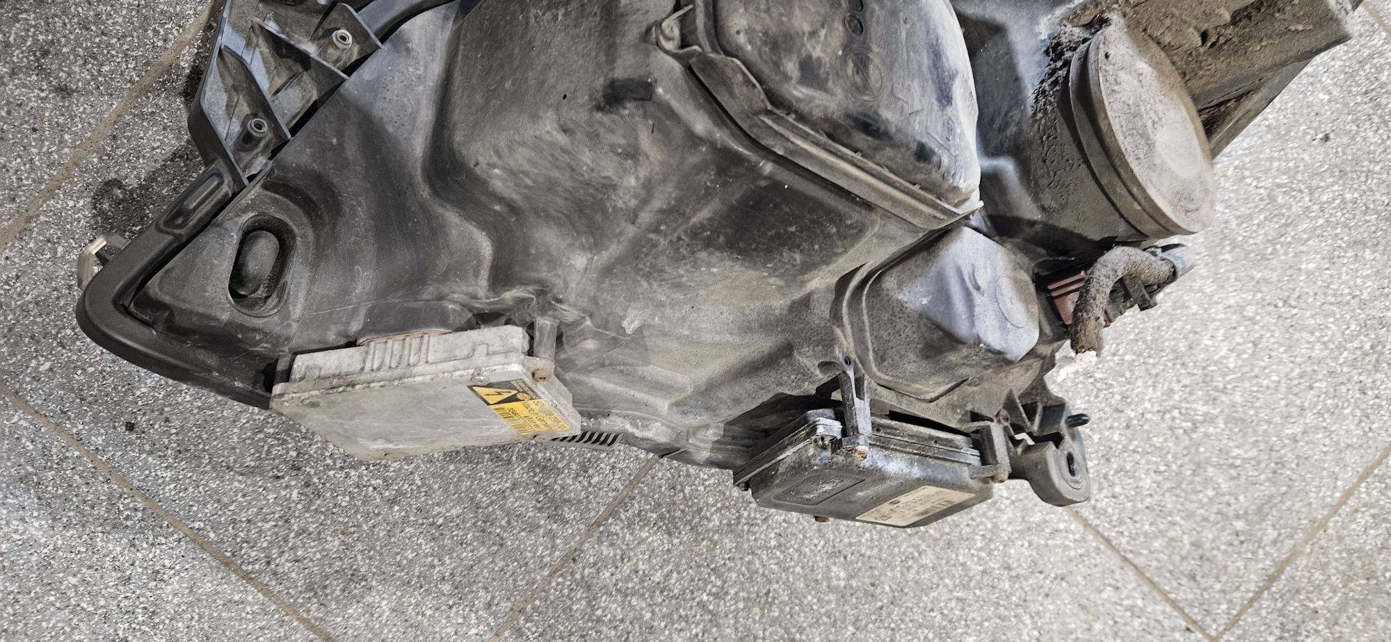 Astra H Lampa Przód Bixenon skretny